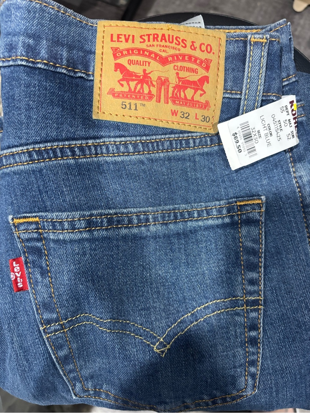 Levi's Men's Slim Straight Jeans in Medium Blue Denim